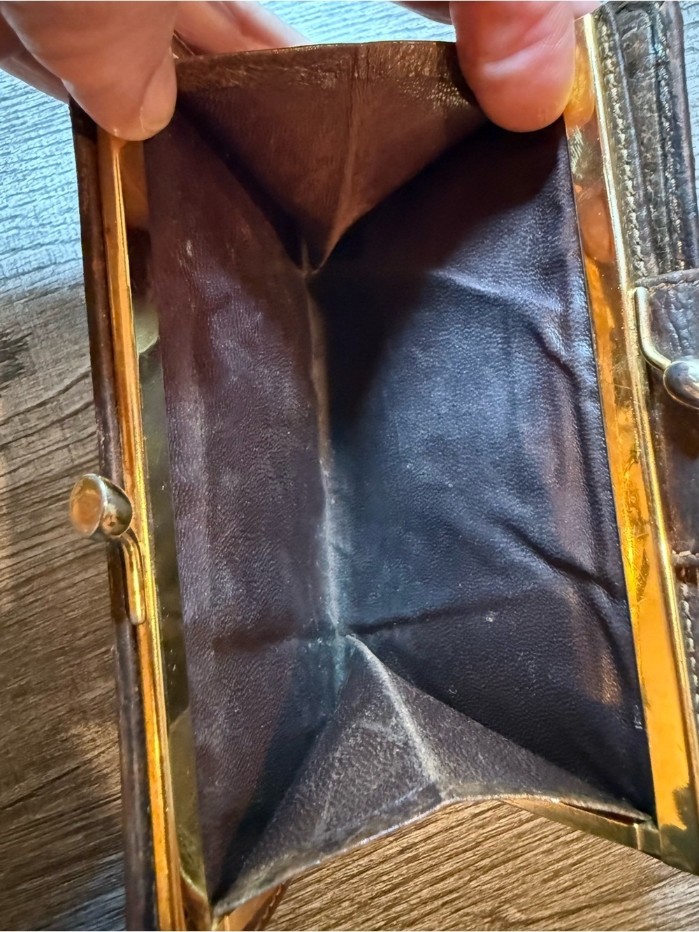 Vintage Gucci GG Supreme Web Stripe Compact Wallet Brown Italy Authenticated - Picture 10 of 16